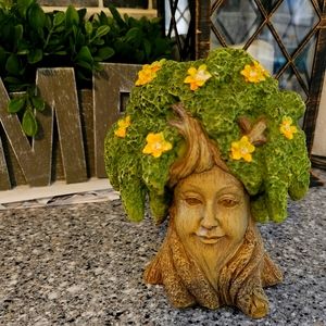 Gaia Tree Decor